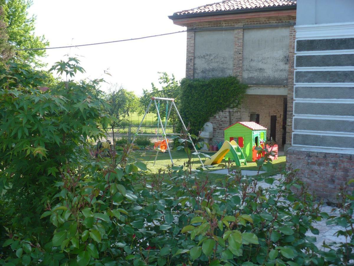 L'Albero Della Gioia Bed and Breakfast Villanova sull'Arda Buitenkant foto